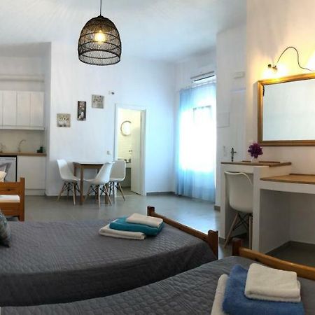 Villa Gambas Beach Studios Kamári Exteriör bild