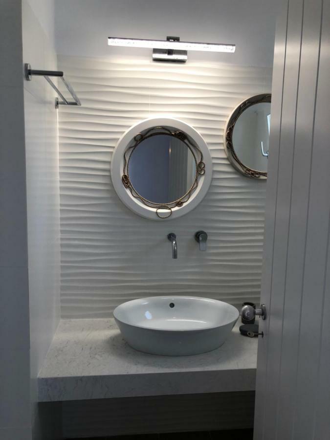 Villa Gambas Beach Studios Kamári Exteriör bild